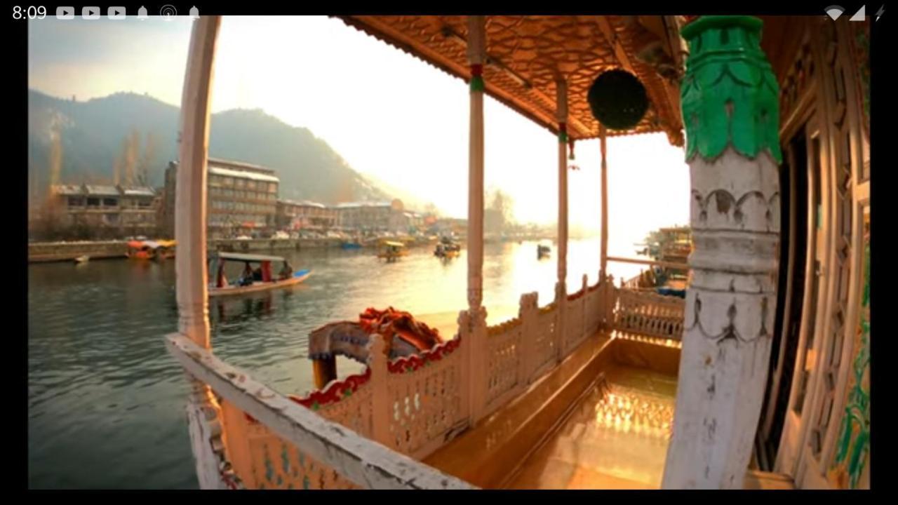 S Group Of Houseboat Hotel Srinagar  Exterior photo